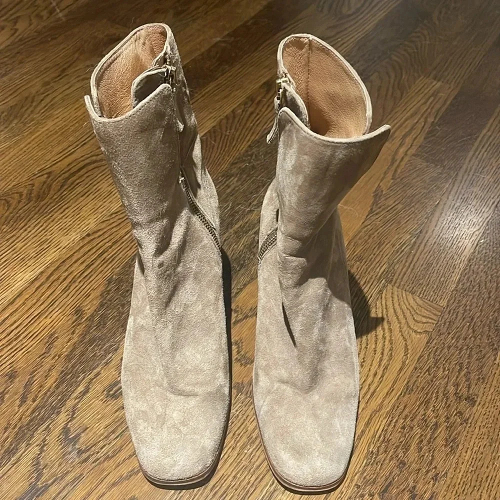 Free People tan suede boots. Size 40. Preloved, great condition. - Picture 2 of 10